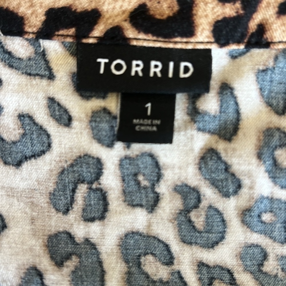 Torrid ladies animal, print short sleeve dress size 1X. Very good condition soft - Picture 10 of 10